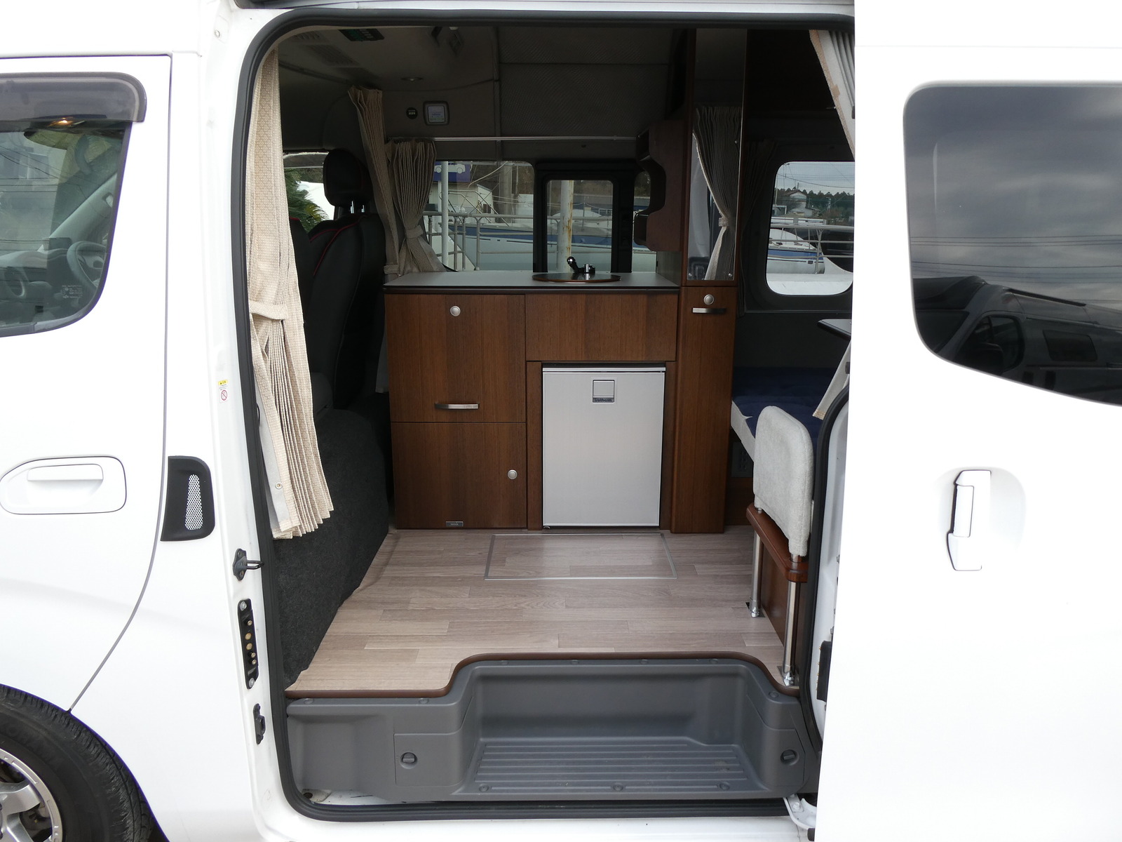 キャンピングカー バンコン ﾋﾞｰｸﾙ製　ﾃﾞｭｵ　FF　ｿｰﾗｰﾊﾟﾈﾙ　冷蔵庫