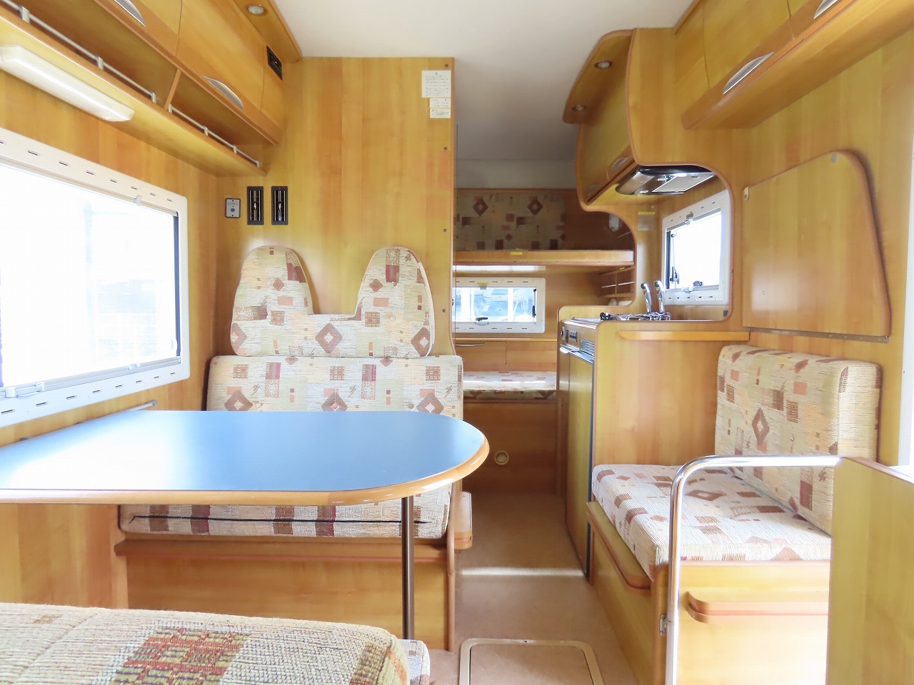 キャンピングカー キャブコン ｶﾑﾛｰﾄﾞ ﾊﾞﾝﾃｯｸ製　ｼﾞﾙ520