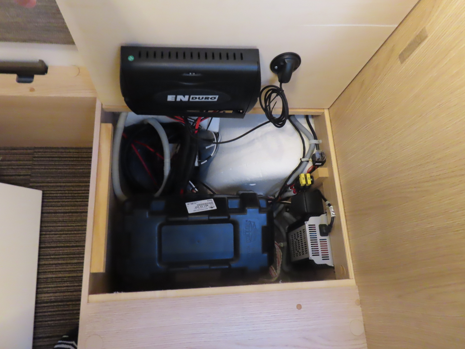 キャンピングカー トレーラー ｱﾄﾞﾘｱｱﾋﾞﾊﾞ400PS 家庭用ｴｱｺﾝ FFﾋｰﾀｰ