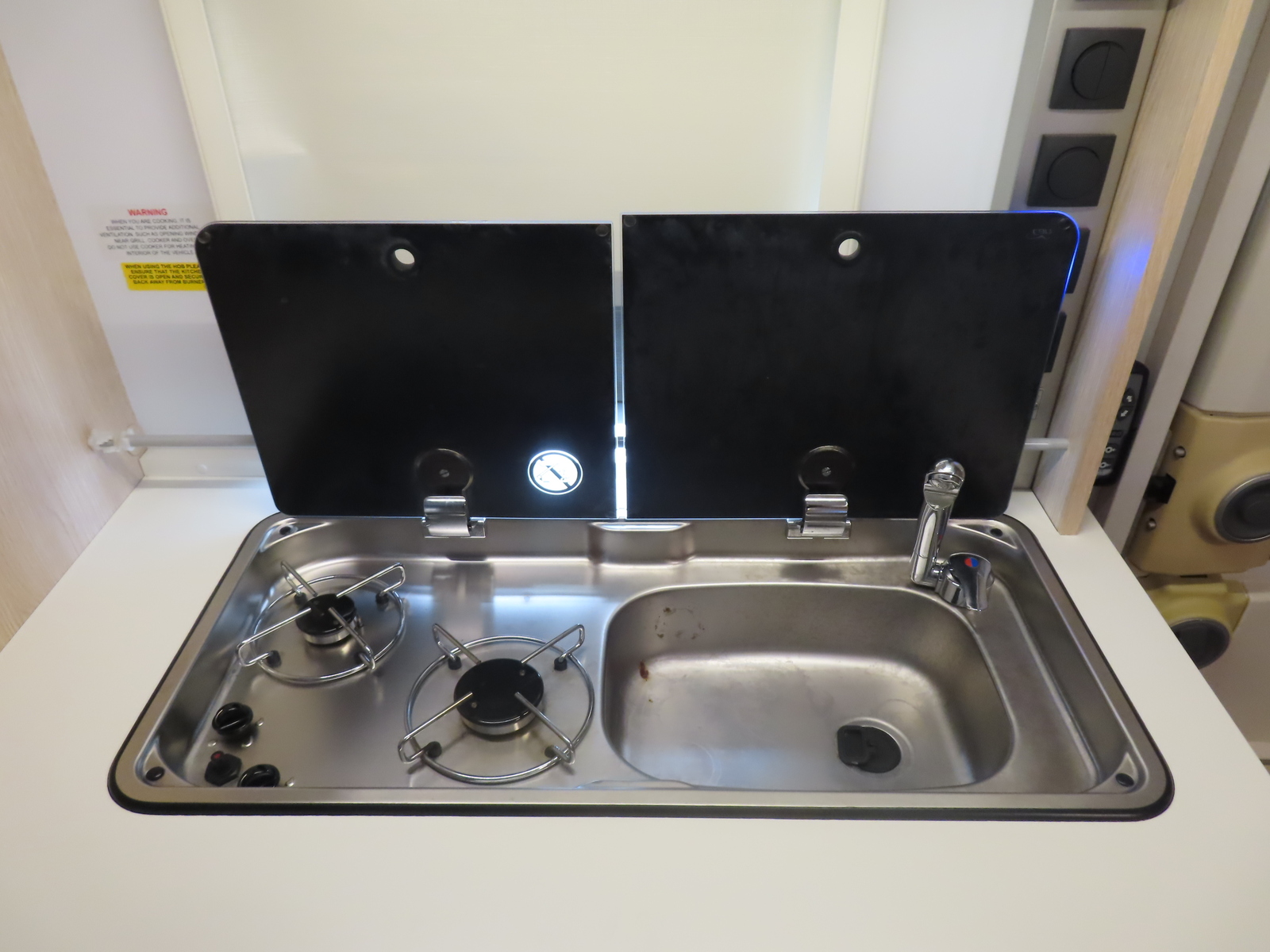 キャンピングカー トレーラー ｱﾄﾞﾘｱｱﾋﾞﾊﾞ400PS 家庭用ｴｱｺﾝ FFﾋｰﾀｰ