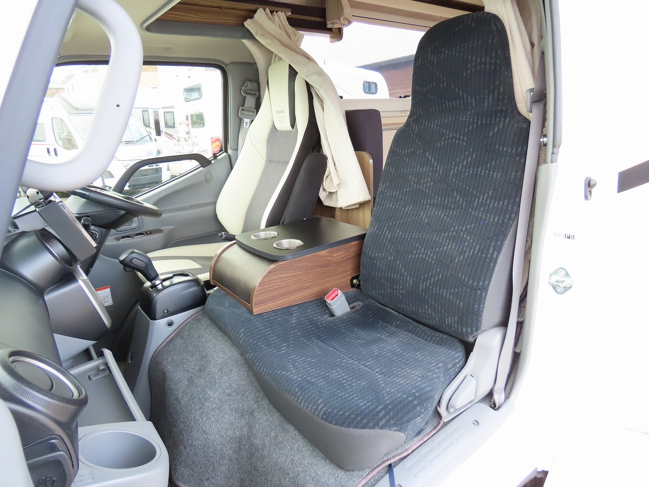 キャンピングカー キャブコン ｶﾑﾛｰﾄﾞ ﾊﾞﾝﾃｯｸ ｼﾞﾙ520 4WD