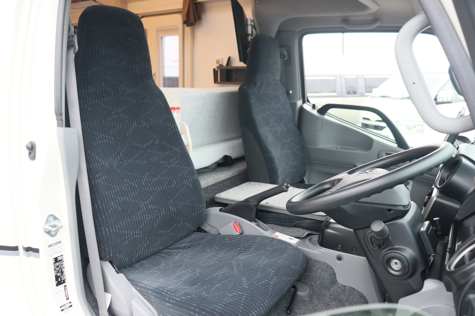 キャンピングカー キャブコン ｶﾑﾛｰﾄﾞ ｱﾈｯｸｽ ﾘﾊﾞﾃｨ52DB