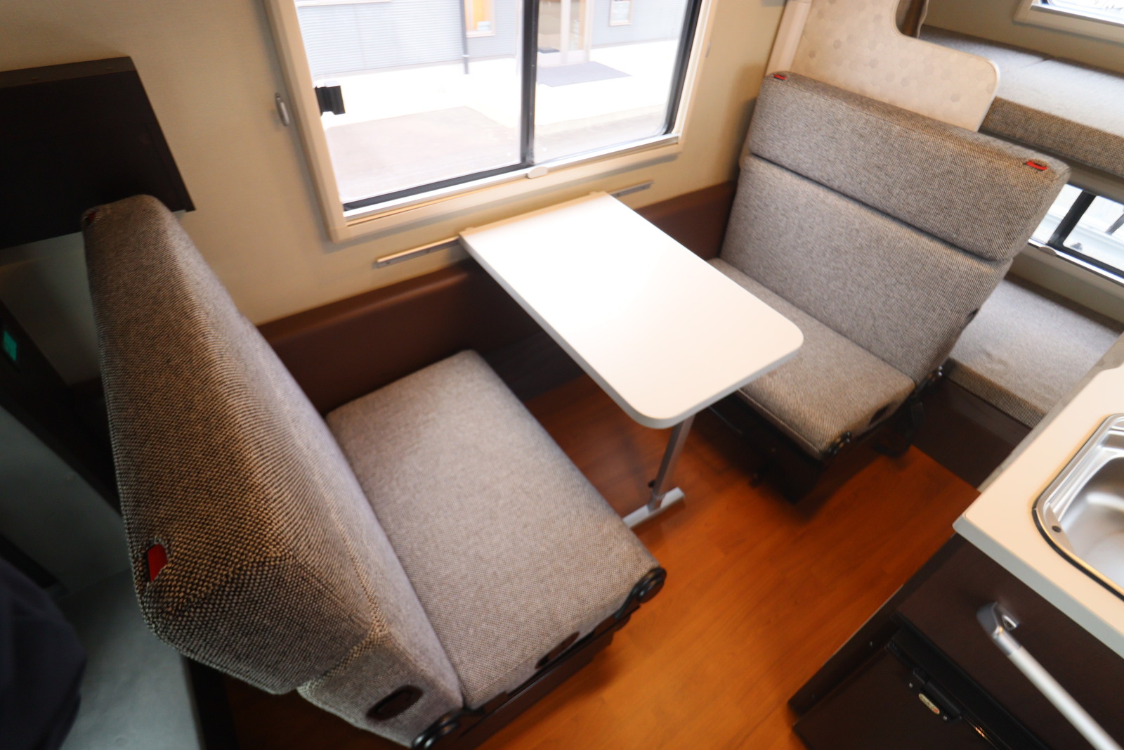 キャンピングカー キャブコン ﾎﾞﾝｺﾞ AtoZ ｱﾚﾝ30 12Vｸｰﾗｰ