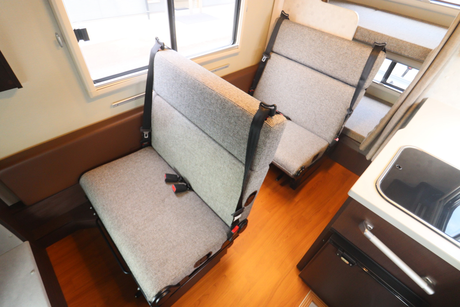 キャンピングカー キャブコン ﾎﾞﾝｺﾞ AtoZ ｱﾚﾝ30 12Vｸｰﾗｰ