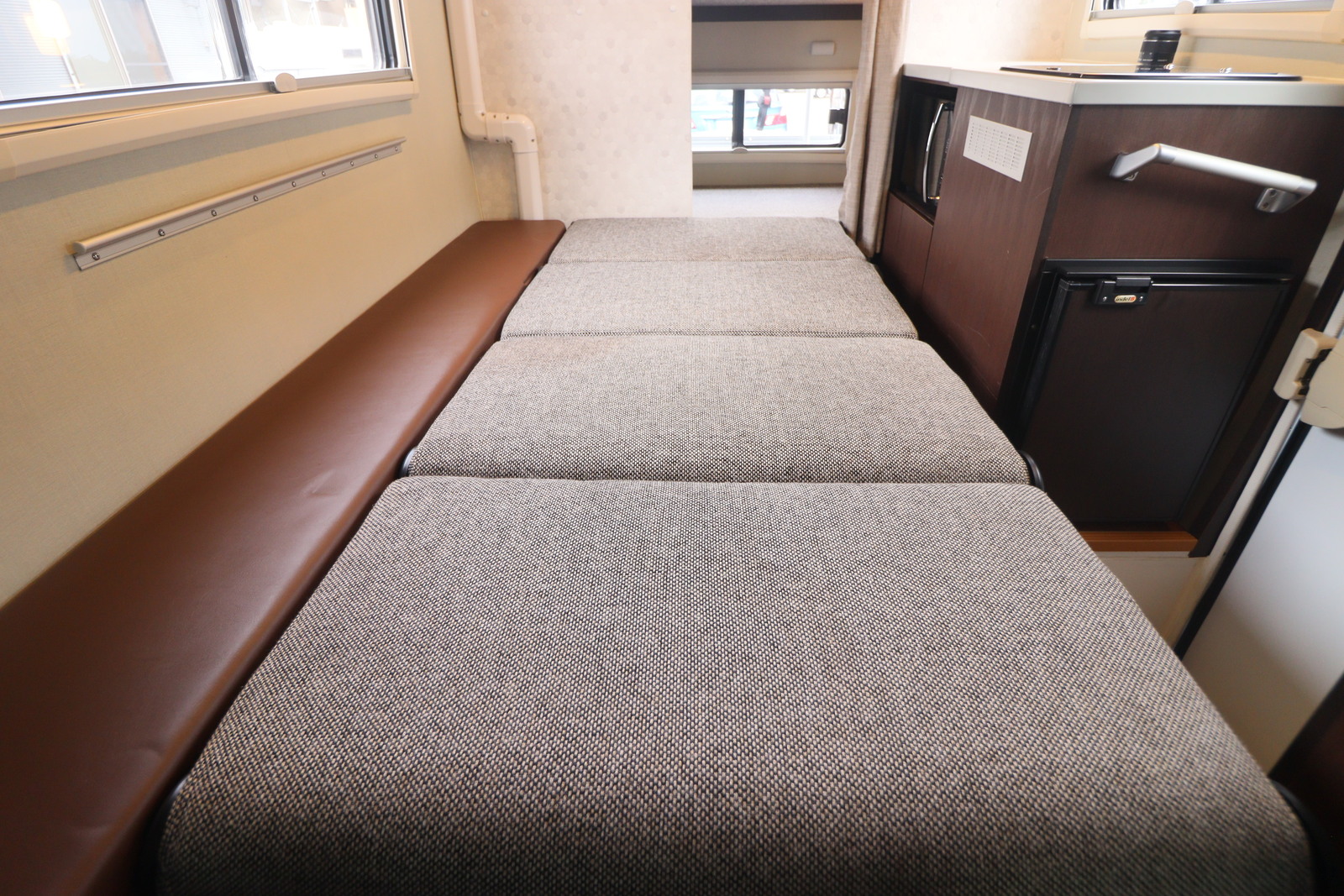 キャンピングカー キャブコン ﾎﾞﾝｺﾞ AtoZ ｱﾚﾝ30 12Vｸｰﾗｰ