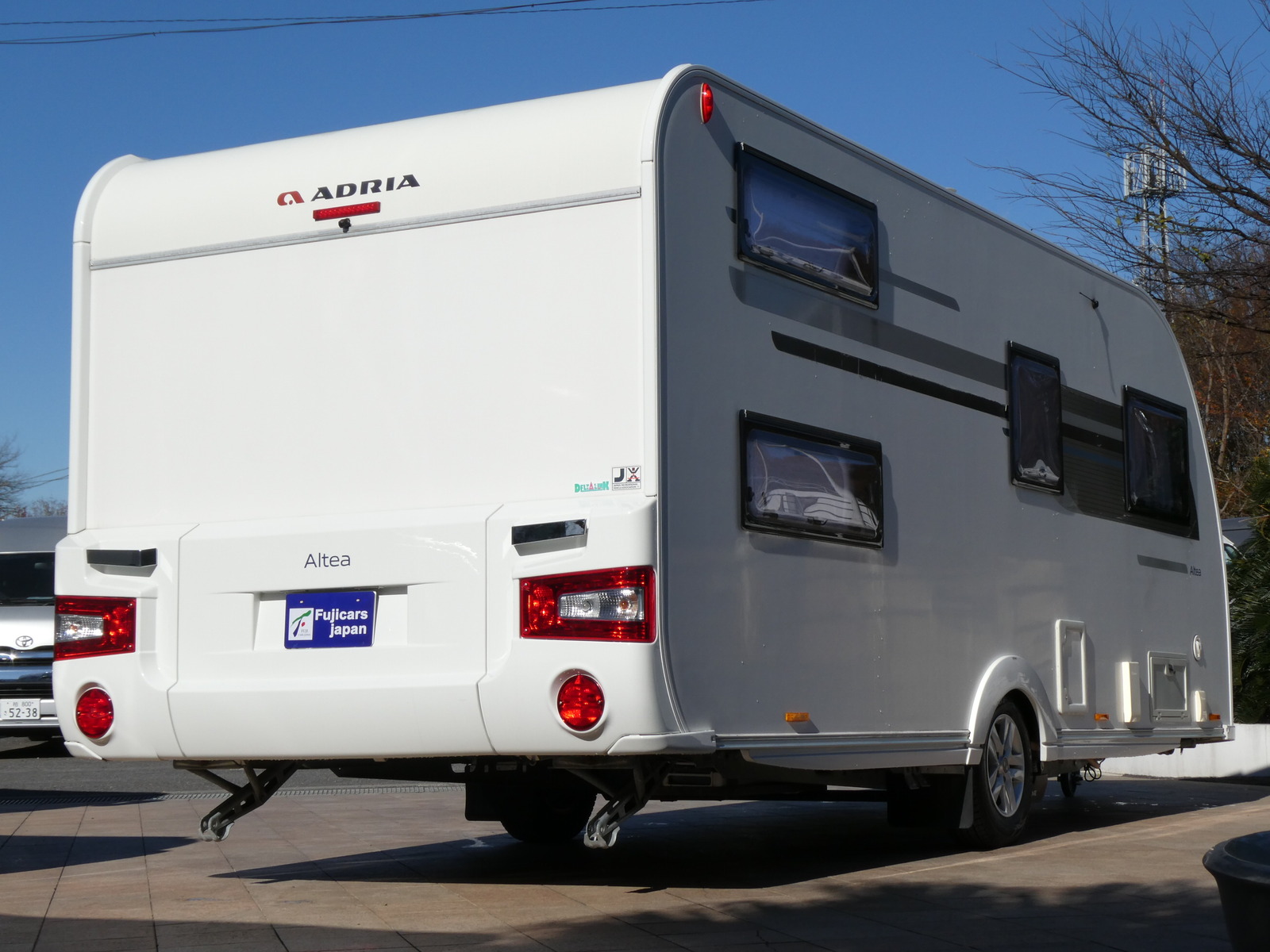 キャンピングカー トレーラー ｱﾄﾞﾘｱ製　ｱﾙﾃｨｱ542DK　家AC　電動ﾑｰﾊﾞｰ　温水