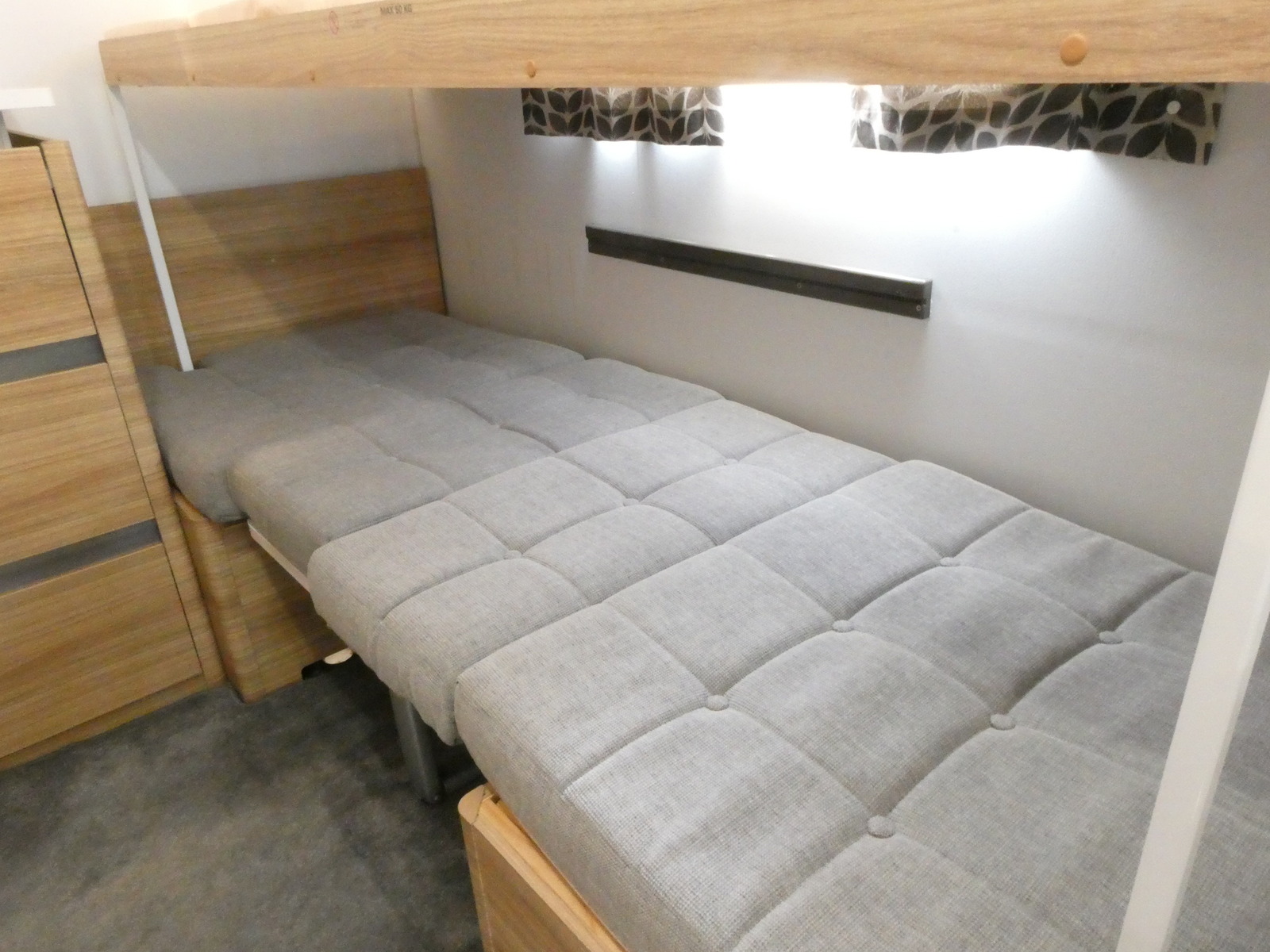 キャンピングカー トレーラー ｱﾄﾞﾘｱ製　ｱﾙﾃｨｱ542DK　家AC　電動ﾑｰﾊﾞｰ　温水