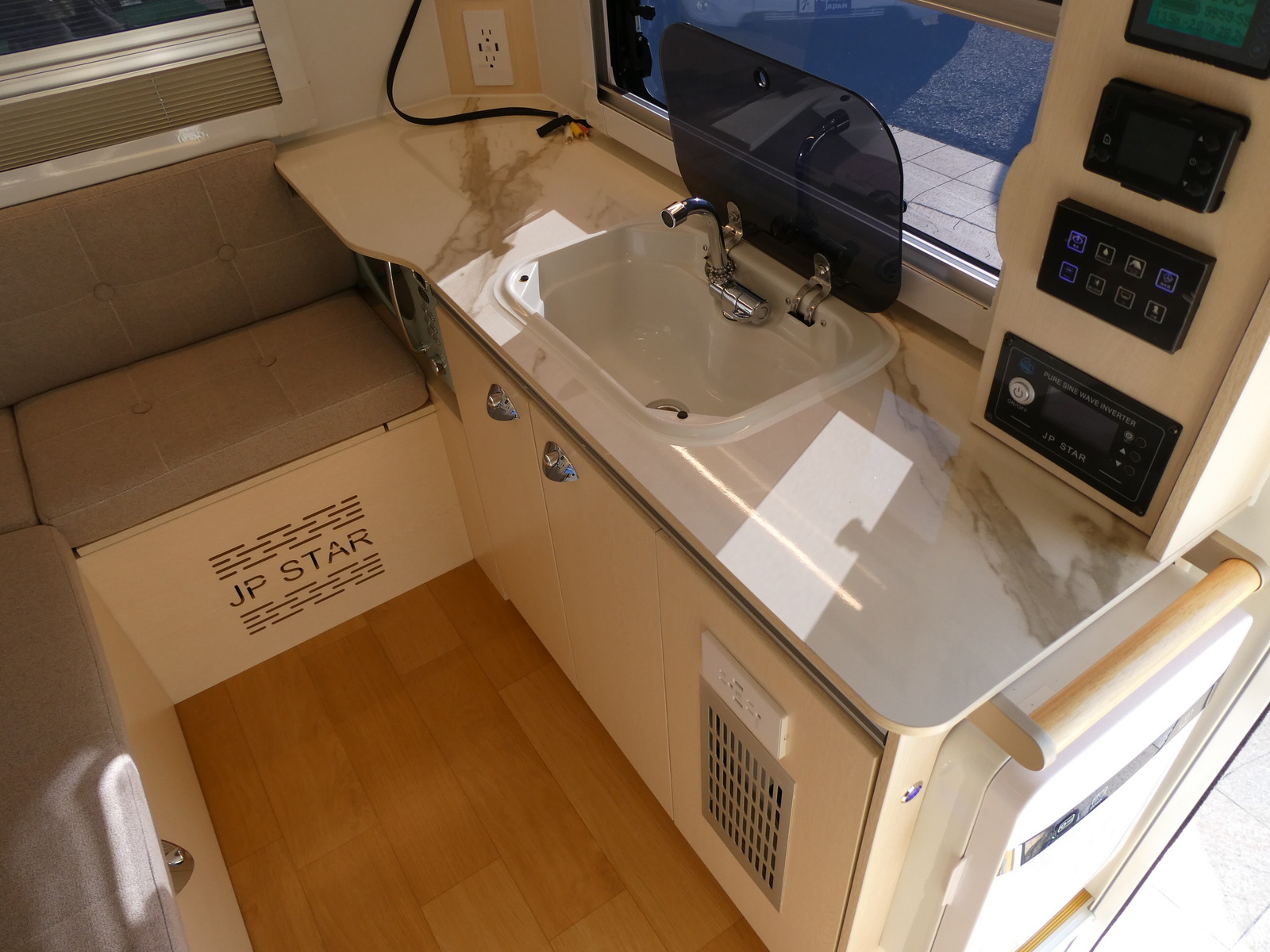 キャンピングカー 軽キャンパー JPｽﾀｰ ﾊｯﾋﾟｰ1+ｼﾃｨ 4WD　DCｸｰﾗｰ