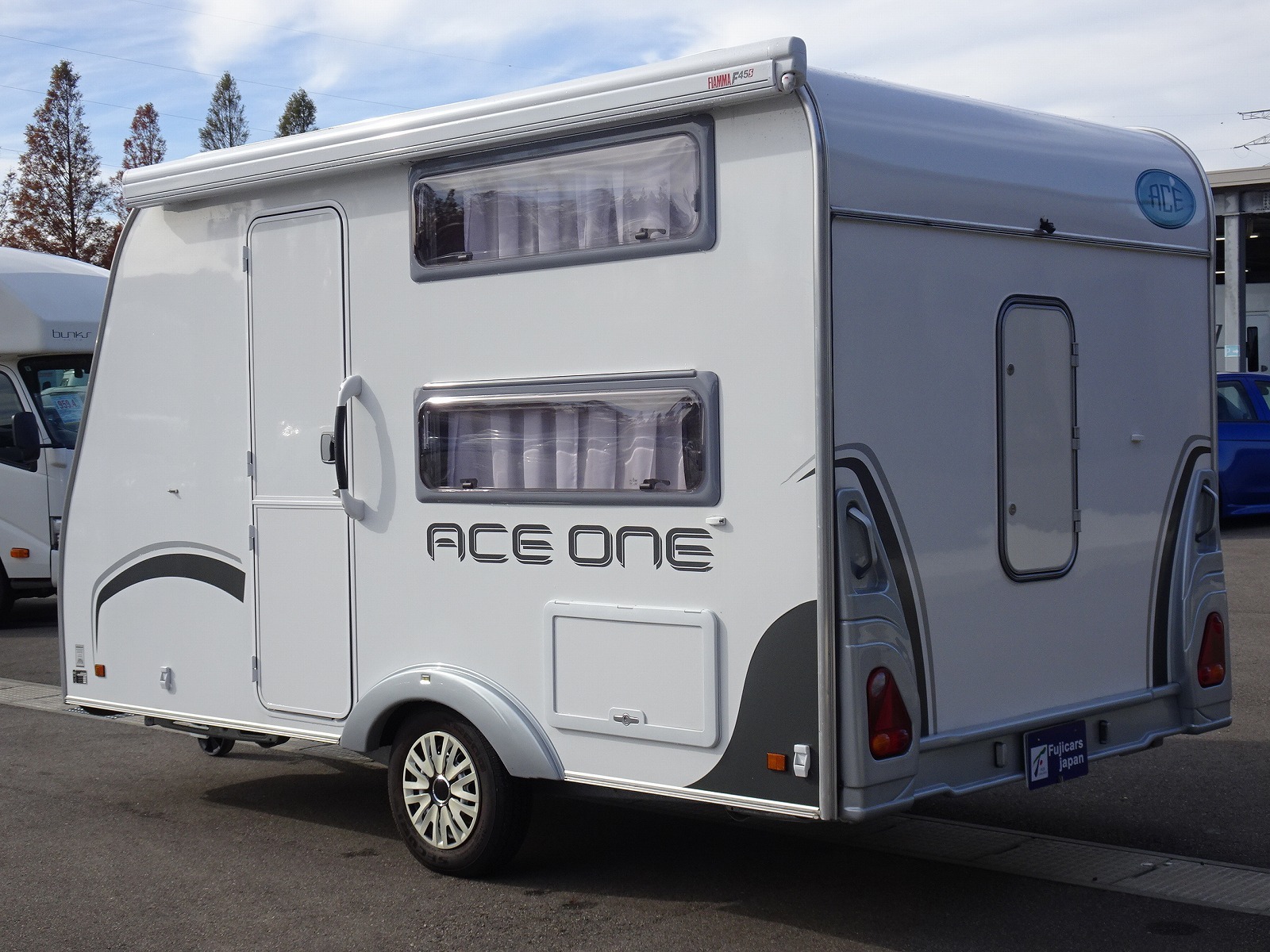 キャンピングカー トレーラー ｴｰｽｷｬﾗﾊﾞﾝ ｴｰｽ330DL FFﾋｰﾀｰ 窓AC