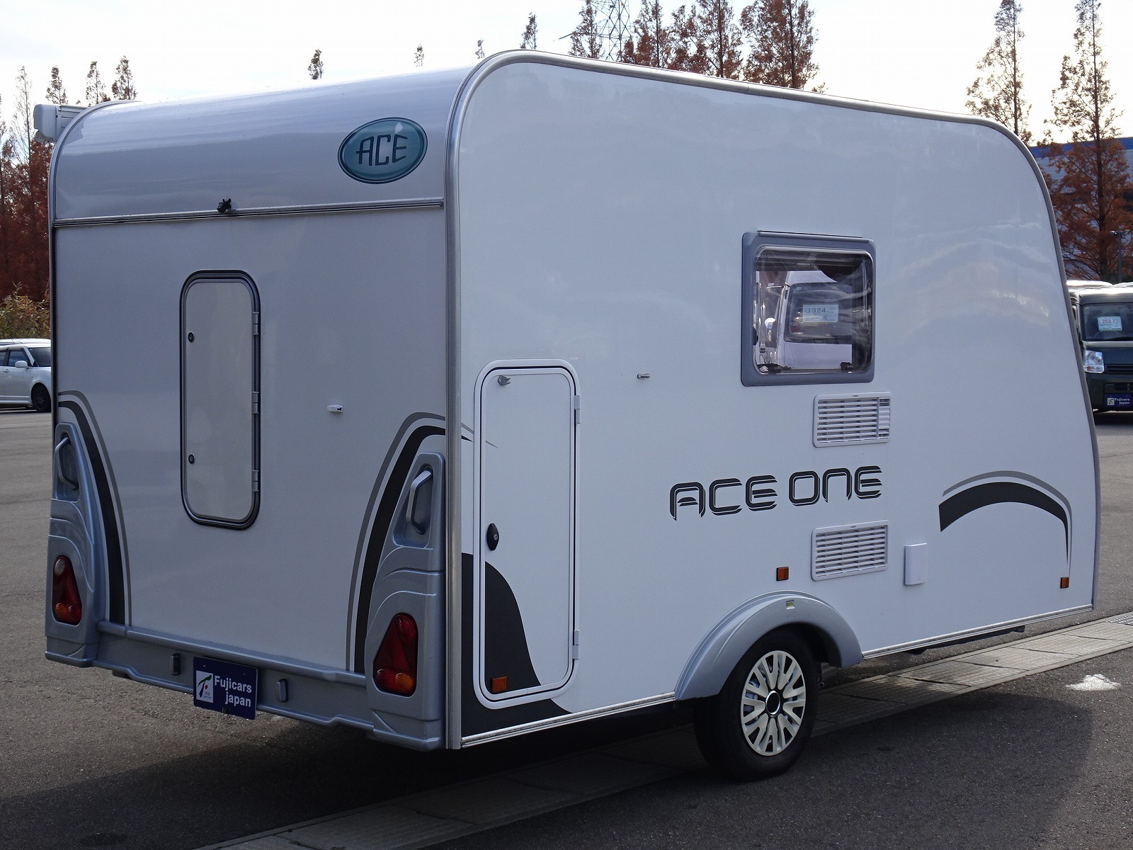 キャンピングカー トレーラー ｴｰｽｷｬﾗﾊﾞﾝ ｴｰｽ330DL FFﾋｰﾀｰ 窓AC