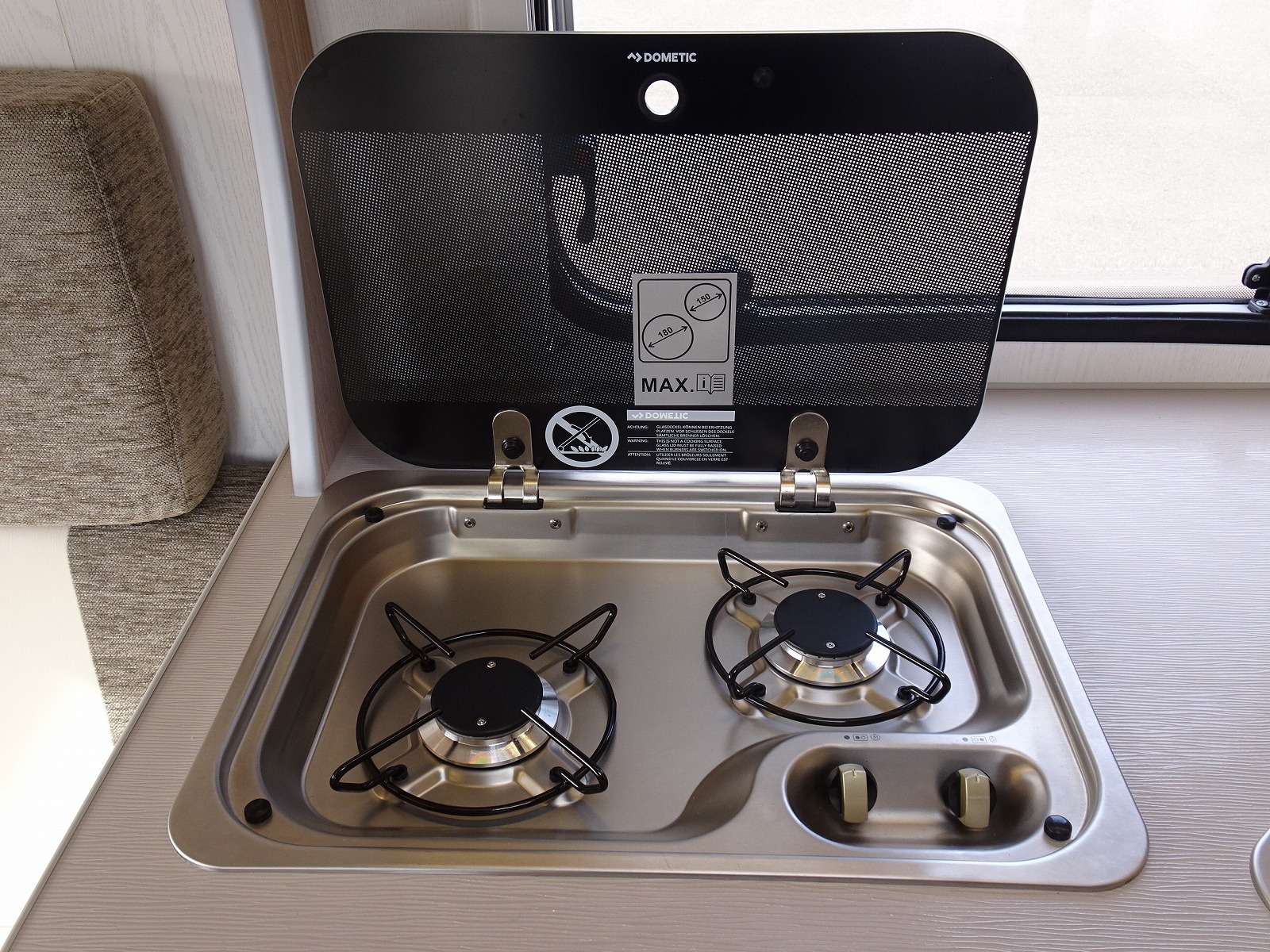 キャンピングカー トレーラー ｴｰｽｷｬﾗﾊﾞﾝ ｴｰｽ330DL FFﾋｰﾀｰ 窓AC