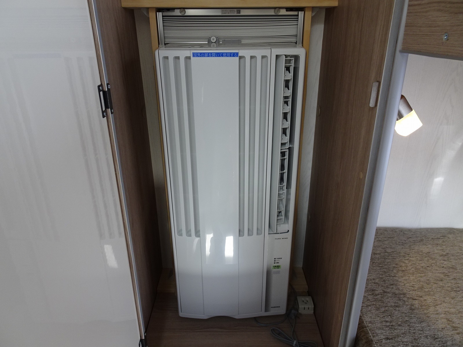 キャンピングカー トレーラー ｴｰｽｷｬﾗﾊﾞﾝ ｴｰｽ330DL FFﾋｰﾀｰ 窓AC