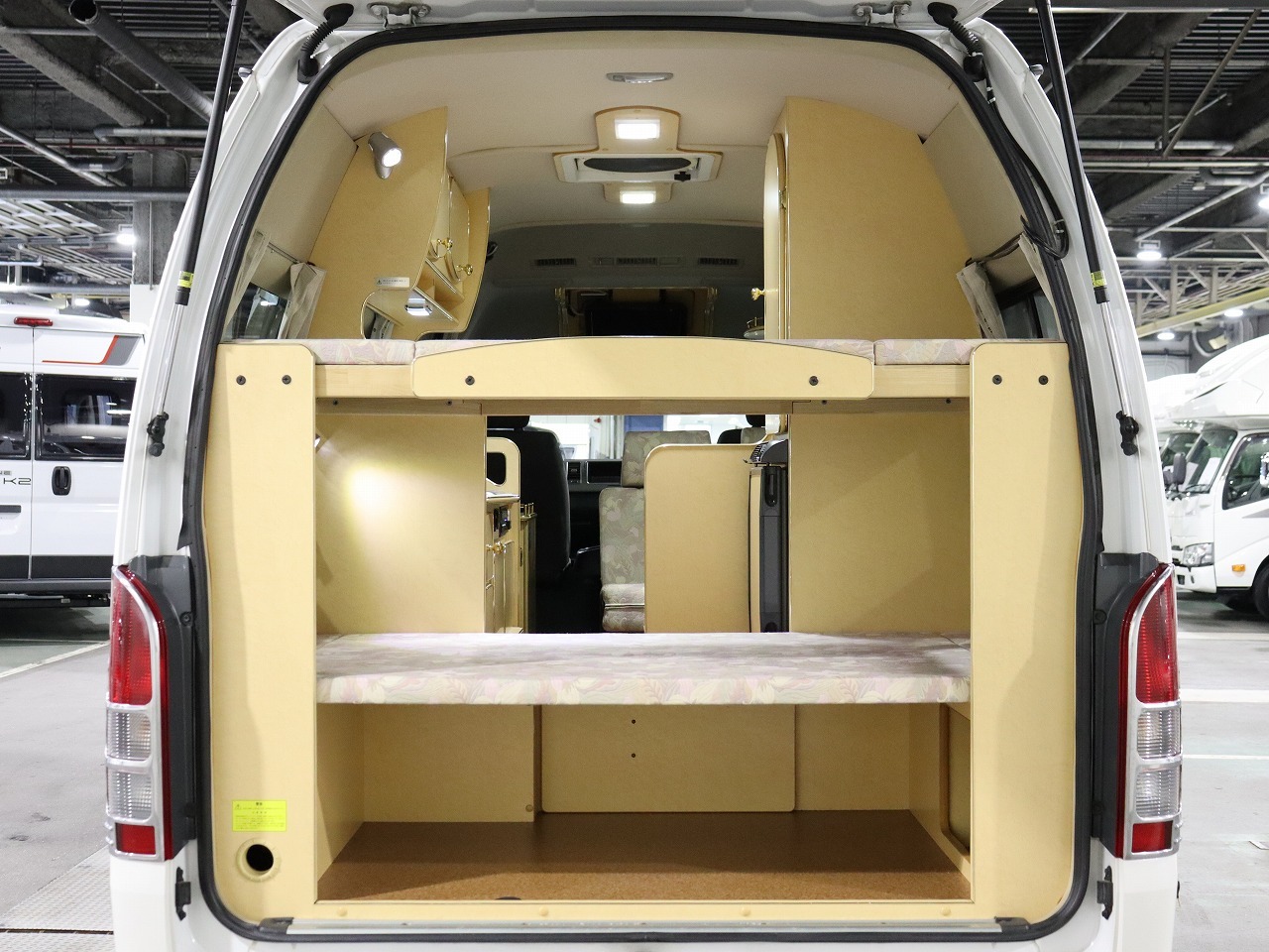 キャンピングカー バンコン ﾊｲｴｰｽ ｱﾙﾍﾟｼﾞｵ ﾘﾗｯｸｽ 4WD　FF