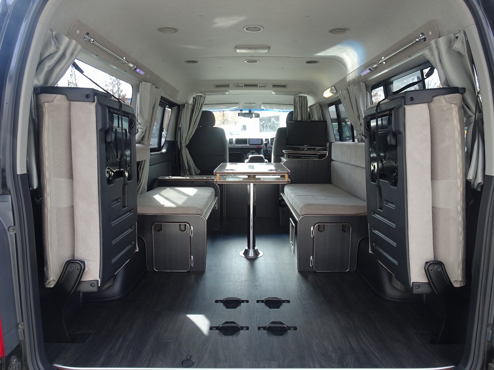 キャンピングカー バンコン ﾊｲｴｰｽ かｰいんて高橋 ﾘﾗｯｸｽﾜｺﾞﾝ 4WD