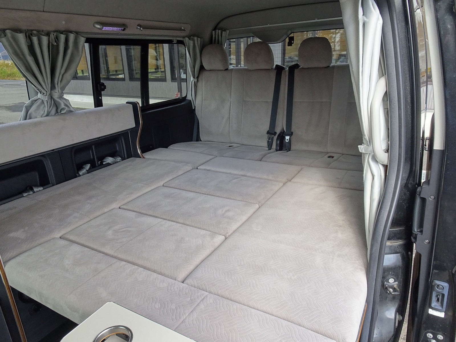 キャンピングカー バンコン ﾊｲｴｰｽ かｰいんて高橋 ﾘﾗｯｸｽﾜｺﾞﾝ 4WD