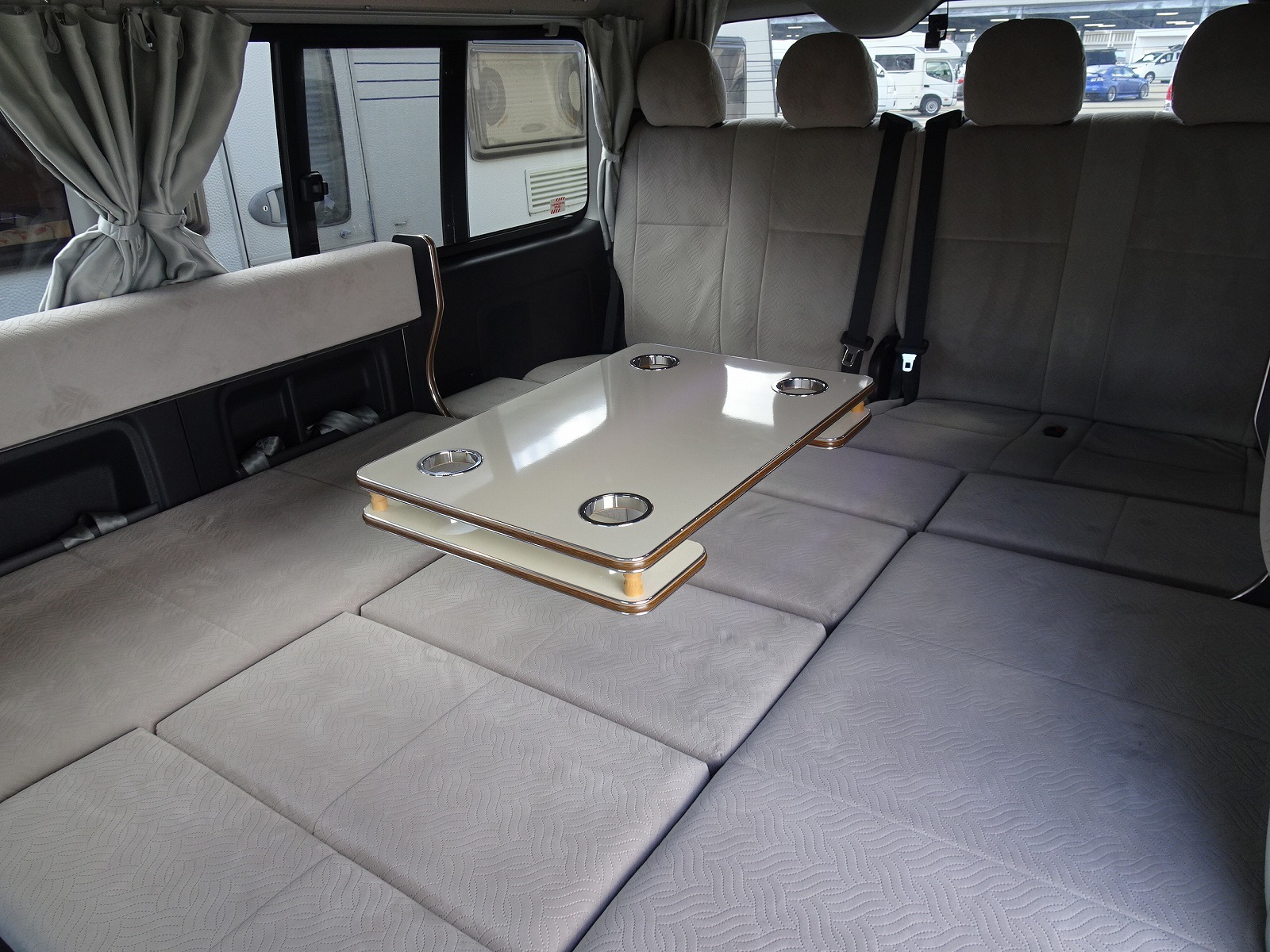 キャンピングカー バンコン ﾊｲｴｰｽ かｰいんて高橋 ﾘﾗｯｸｽﾜｺﾞﾝ 4WD