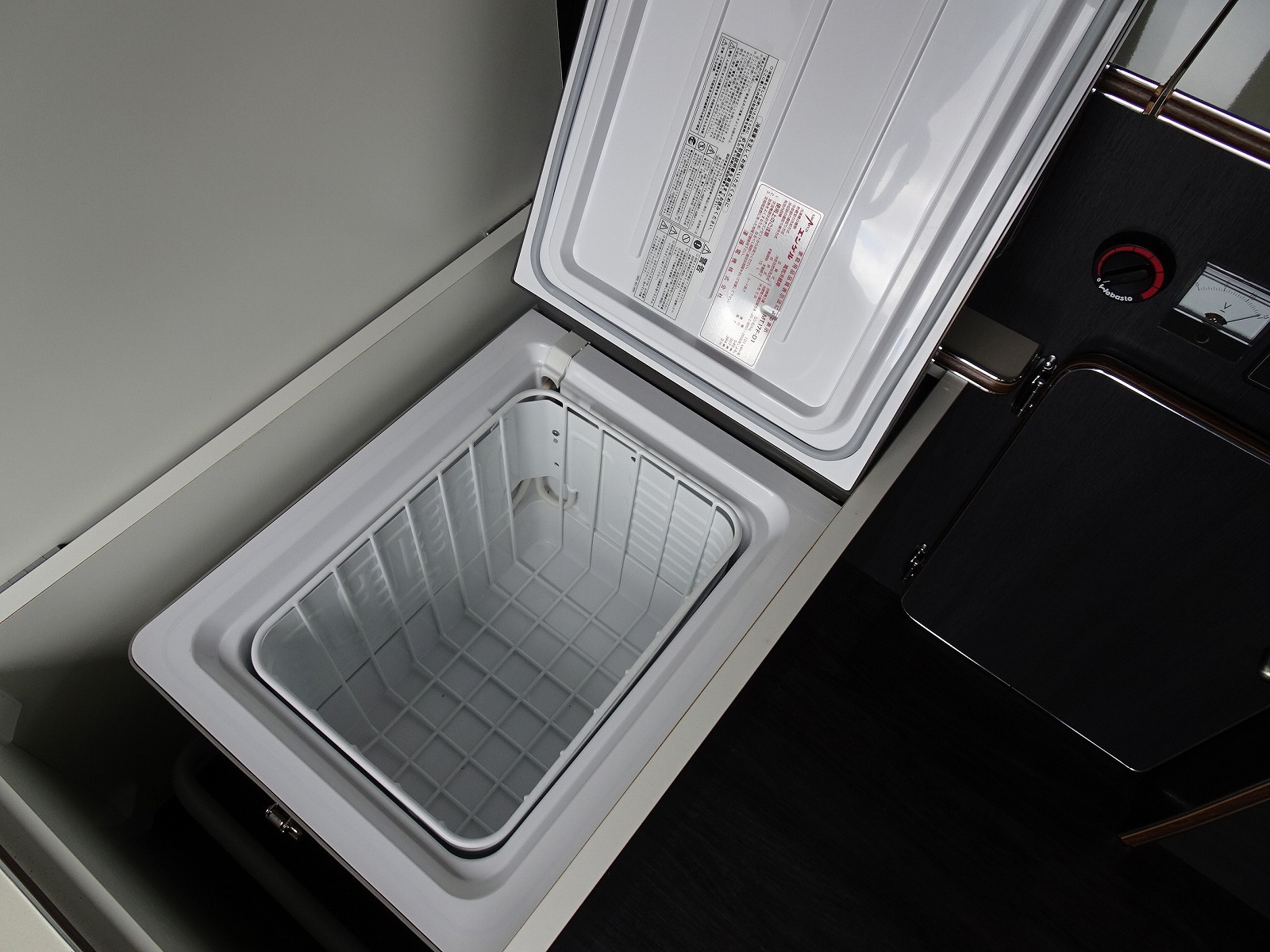 キャンピングカー バンコン ﾊｲｴｰｽ かｰいんて高橋 ﾘﾗｯｸｽﾜｺﾞﾝ 4WD