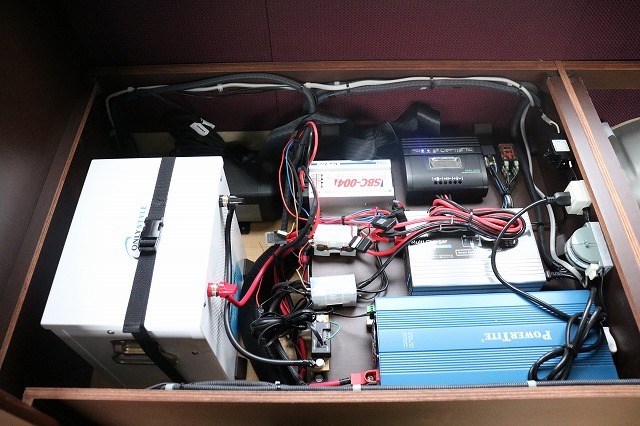 キャンピングカー バンコン ﾊｲｴｰｽ OMC 銀河 4WD　家庭用ｴｱｺﾝ