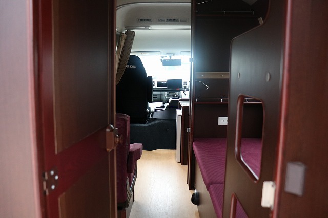 キャンピングカー バンコン ﾊｲｴｰｽ OMC 銀河 4WD　家庭用ｴｱｺﾝ