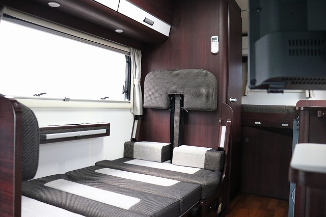 キャンピングカー キャブコン ｶﾑﾛｰﾄﾞﾅｯﾂRVｸﾚｱ5.3Xｴﾎﾞﾘｭｰｼｮﾝ4WD