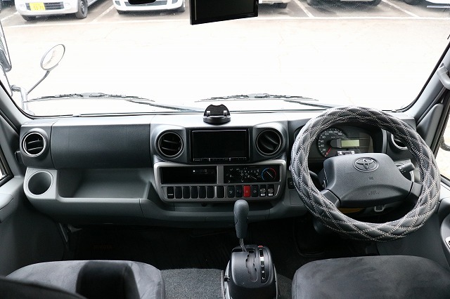 キャンピングカー キャブコン ｶﾑﾛｰﾄﾞﾅｯﾂRVｸﾚｱ5.3Xｴﾎﾞﾘｭｰｼｮﾝ4WD