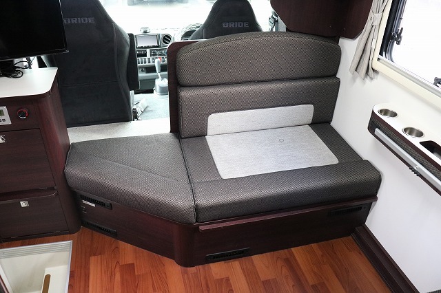 キャンピングカー キャブコン ｶﾑﾛｰﾄﾞﾅｯﾂRVｸﾚｱ5.3Xｴﾎﾞﾘｭｰｼｮﾝ4WD