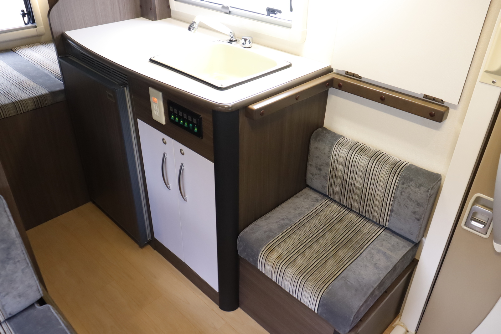 キャンピングカー キャブコン ｶﾑﾛｰﾄﾞ 東和 ｳﾞｫｰﾝｽﾞｨｰﾍﾞﾝ