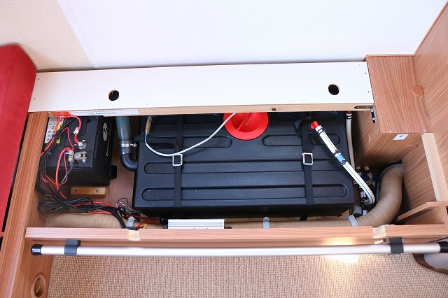 キャンピングカー トレーラー ﾊｲﾏｰ ｴﾘﾊﾞﾂｰﾘﾝｸﾞ320GT　けん引免許不要