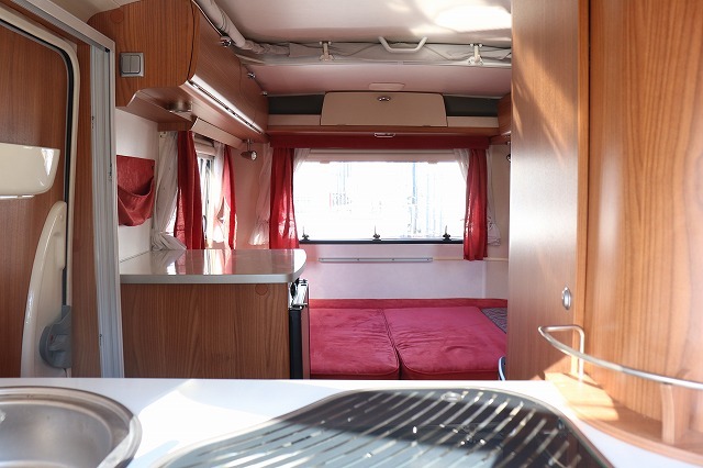 キャンピングカー トレーラー ﾊｲﾏｰ ｴﾘﾊﾞﾂｰﾘﾝｸﾞ320GT　けん引免許不要