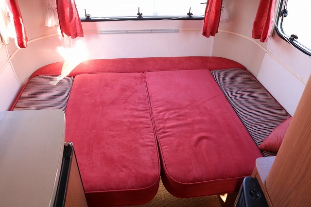 キャンピングカー トレーラー ﾊｲﾏｰ ｴﾘﾊﾞﾂｰﾘﾝｸﾞ320GT　けん引免許不要