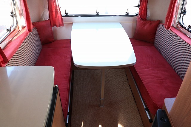 キャンピングカー トレーラー ﾊｲﾏｰ ｴﾘﾊﾞﾂｰﾘﾝｸﾞ320GT　けん引免許不要