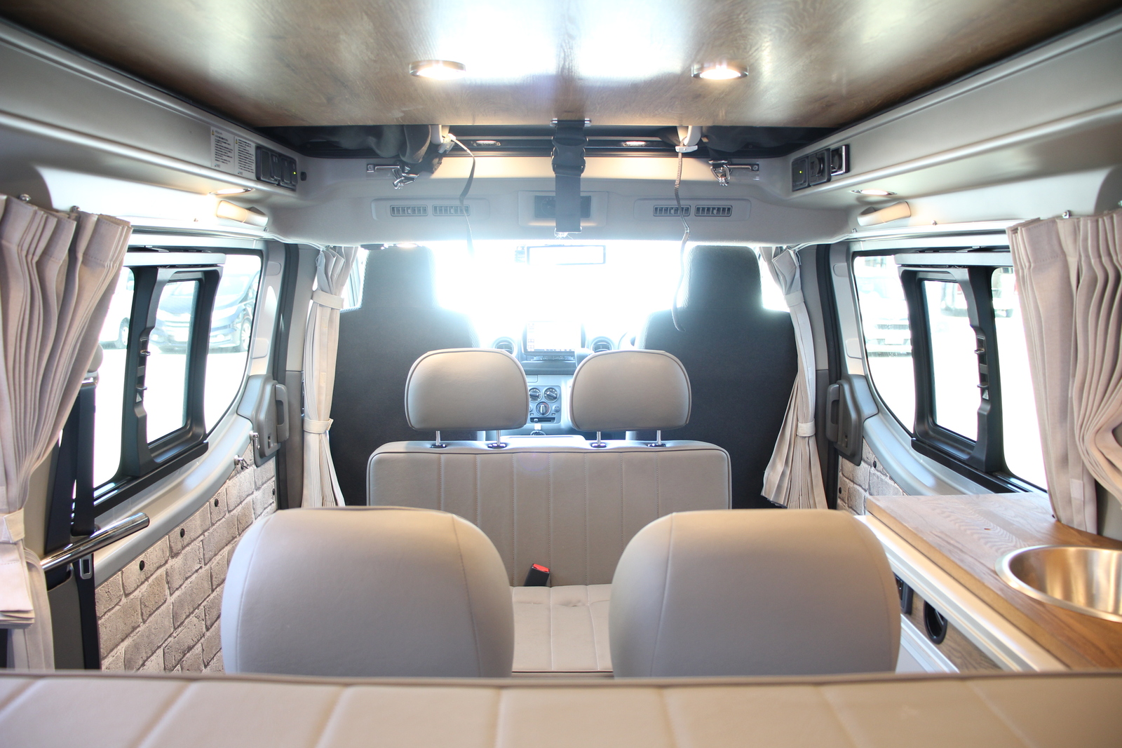 キャンピングカー バンコン ｷｬﾗﾊﾞﾝ ｱﾈｯｸｽ ﾘｭｳ350 4WD