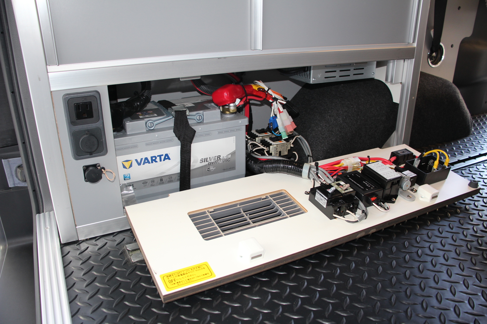 キャンピングカー バンコン ｷｬﾗﾊﾞﾝ ｱﾈｯｸｽ ﾘｭｳ350 4WD