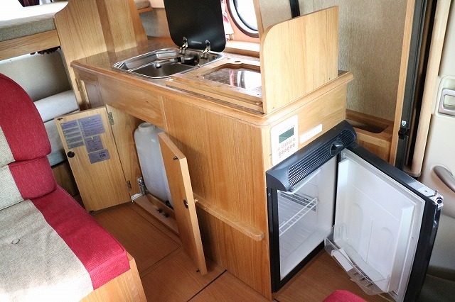 キャンピングカー バンコン ﾊｲｴｰｽ ｶﾄｰﾓｰﾀｰ ZOO 4WD