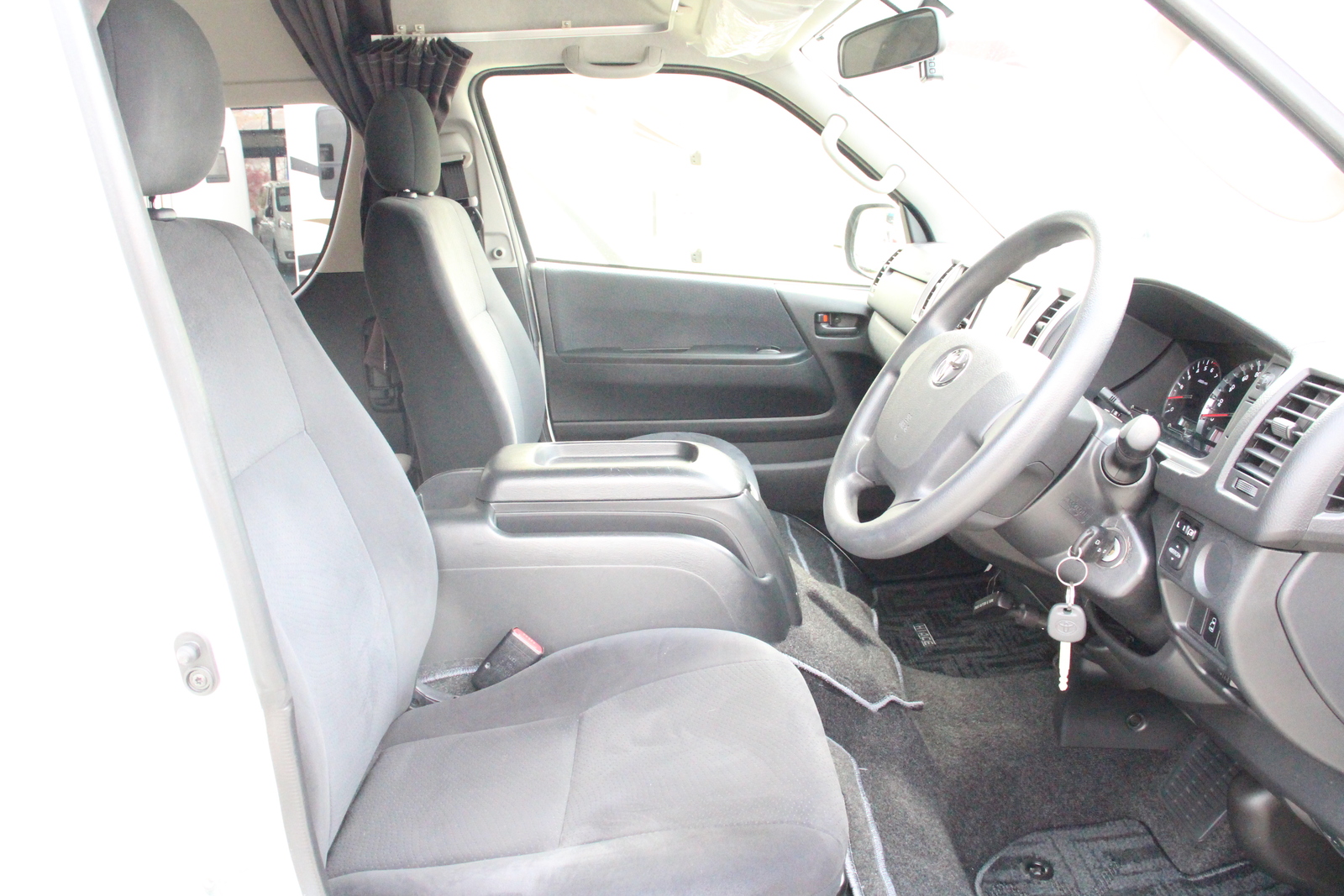 キャンピングカー バンコン ﾊｲｴｰｽ FOCSｱﾘｾﾞ FFﾋｰﾀｰ ﾚﾝｼﾞ 4WD