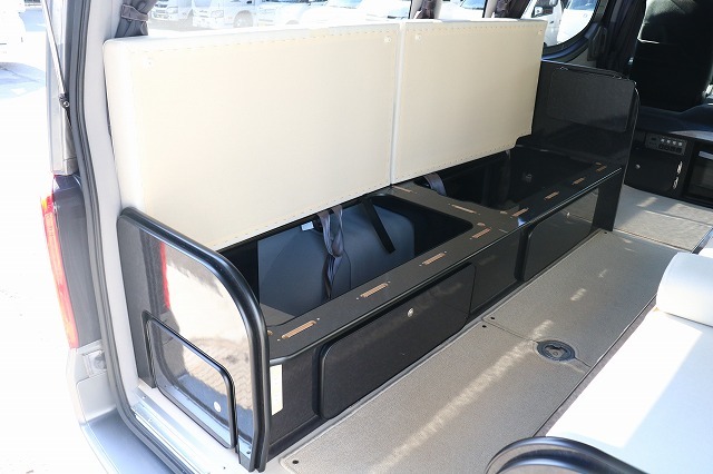 キャンピングカー バンコン NV350ｷｬﾗﾊﾞﾝ　FOCS ｼｴｽﾀ　4WD