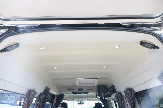 キャンピングカー バンコン NV350ｷｬﾗﾊﾞﾝ　FOCS ｼｴｽﾀ　4WD