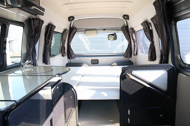 キャンピングカー バンコン NV350ｷｬﾗﾊﾞﾝ　FOCS ｼｴｽﾀ　4WD