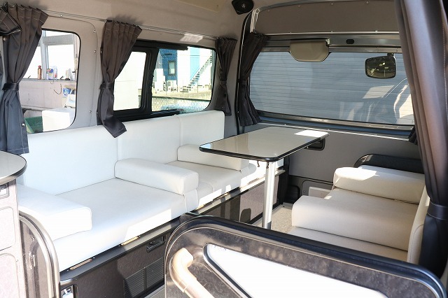 キャンピングカー バンコン NV350ｷｬﾗﾊﾞﾝ　FOCS ｼｴｽﾀ　4WD