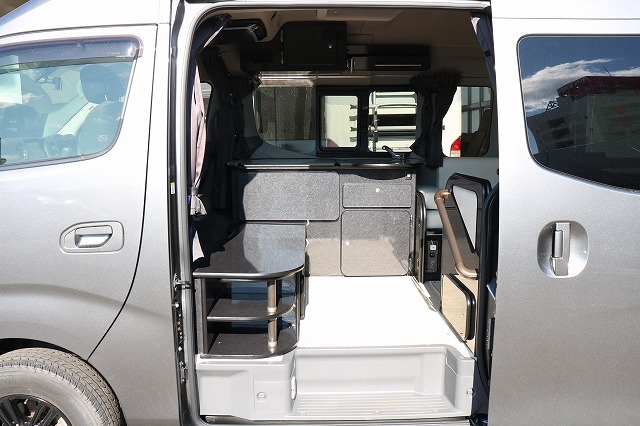 キャンピングカー バンコン NV350ｷｬﾗﾊﾞﾝ　FOCS ｼｴｽﾀ　4WD