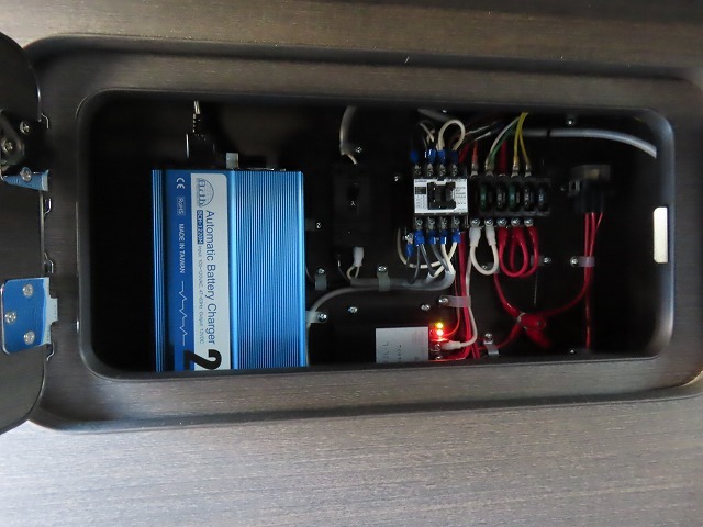 キャンピングカー バンコン ﾊｲｴｰｽ FOCS ｴｽﾊﾟｼｵes 4WD