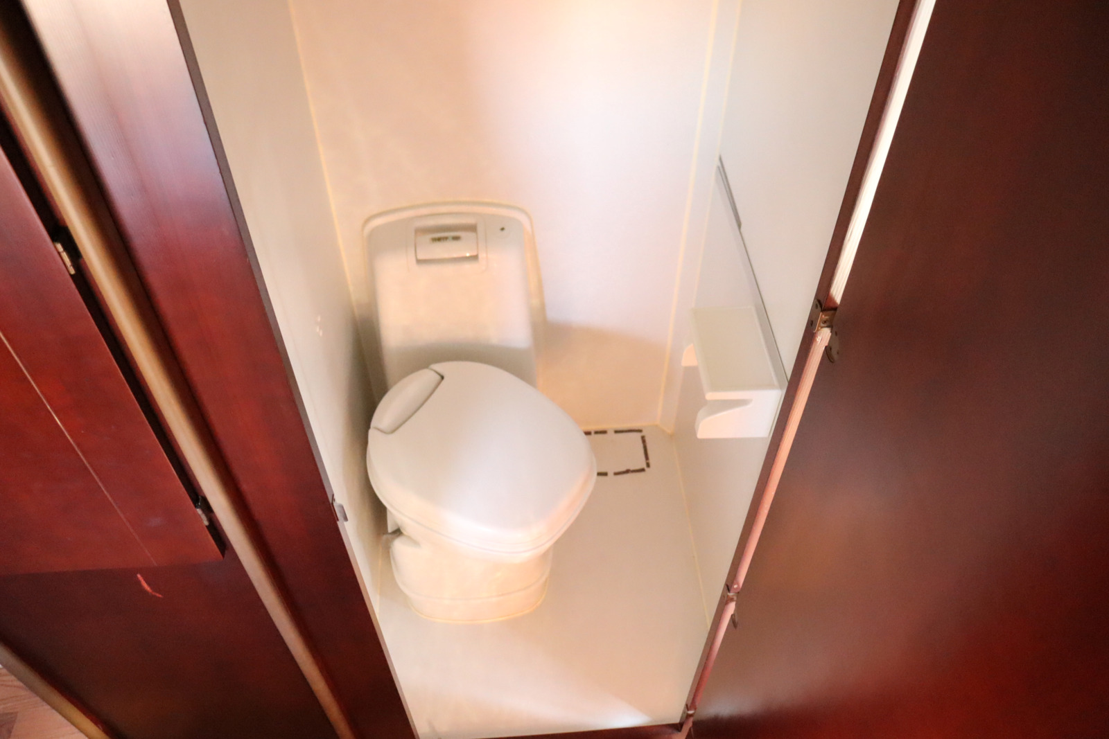 キャンピングカー バスコン ｺｰｽﾀｰ ﾅｯﾂRV ﾎﾞｰﾀﾞｰ 家庭用ｴｱｺﾝ