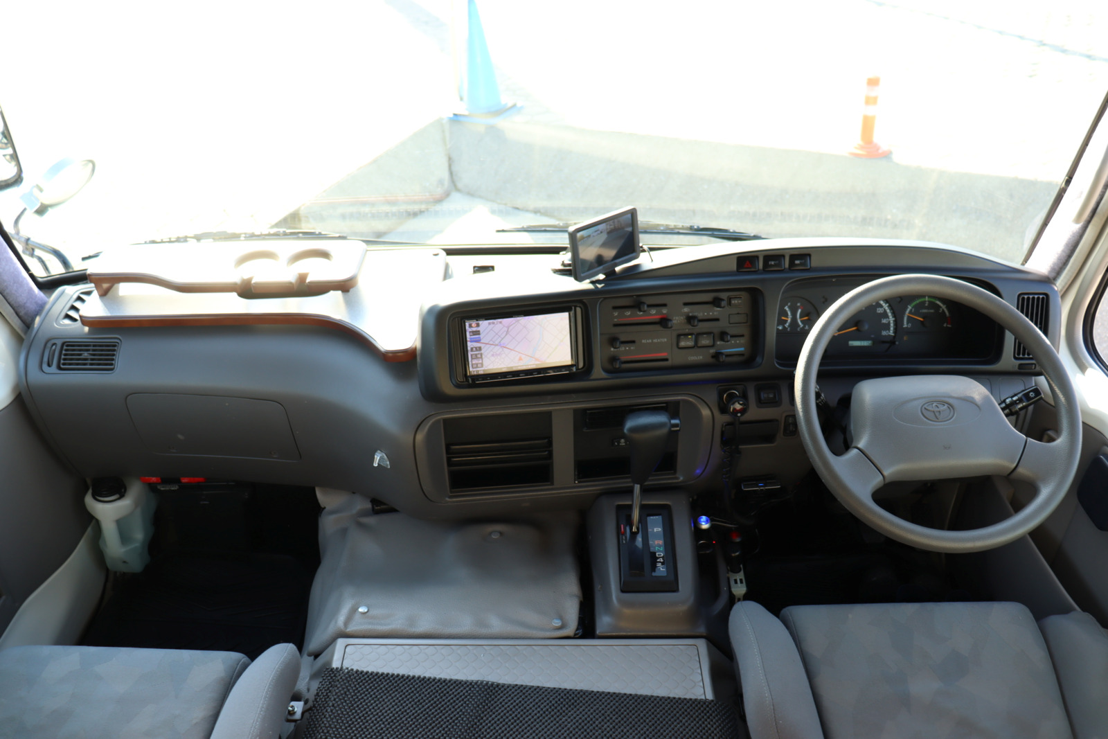 キャンピングカー バスコン ｺｰｽﾀｰ ﾅｯﾂRV ﾎﾞｰﾀﾞｰ 家庭用ｴｱｺﾝ