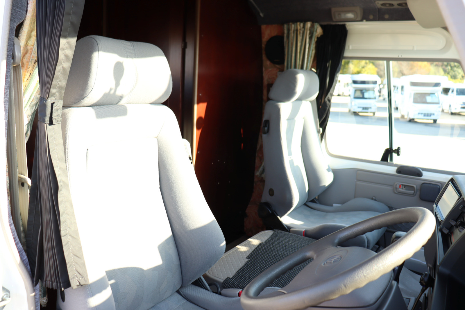 キャンピングカー バスコン ｺｰｽﾀｰ ﾅｯﾂRV ﾎﾞｰﾀﾞｰ 家庭用ｴｱｺﾝ