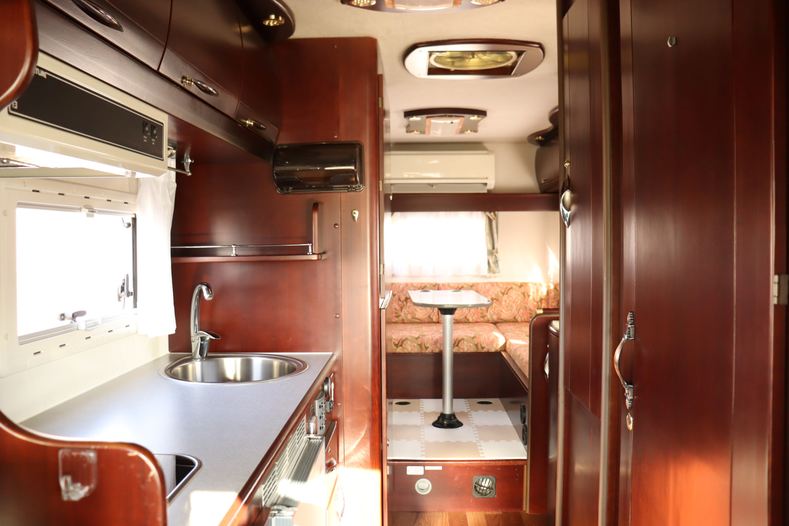 キャンピングカー バスコン ｺｰｽﾀｰ ﾅｯﾂRV ﾎﾞｰﾀﾞｰ 家庭用ｴｱｺﾝ