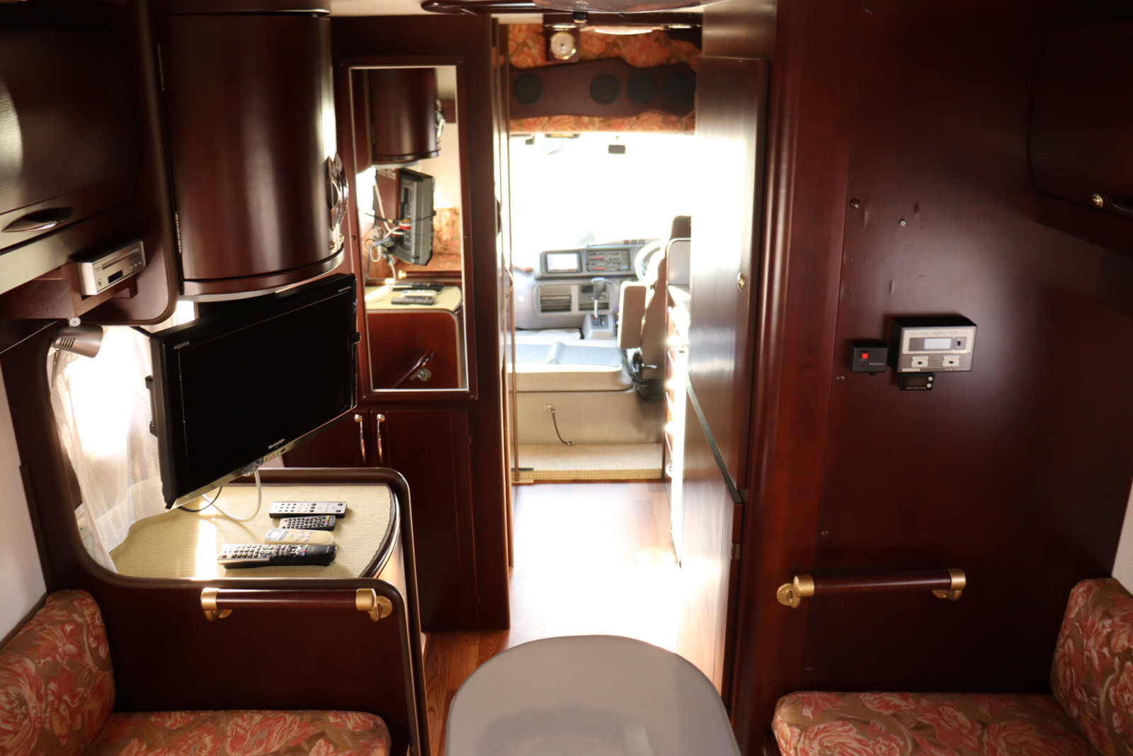 キャンピングカー バスコン ｺｰｽﾀｰ ﾅｯﾂRV ﾎﾞｰﾀﾞｰ 家庭用ｴｱｺﾝ