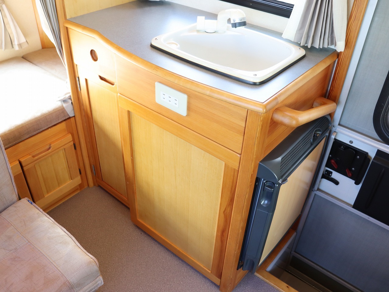 キャンピングカー キャブコン ﾎﾞﾝｺﾞ AtoZ ｱﾐﾃｨ FFﾋｰﾀｰ