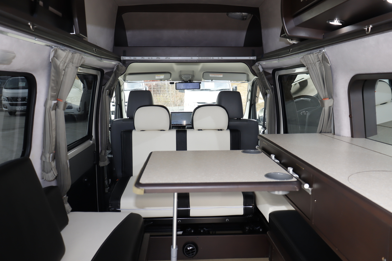 キャンピングカー バンコン ﾀｳﾝｴｰｽ ﾀｺｽ ﾊﾅ