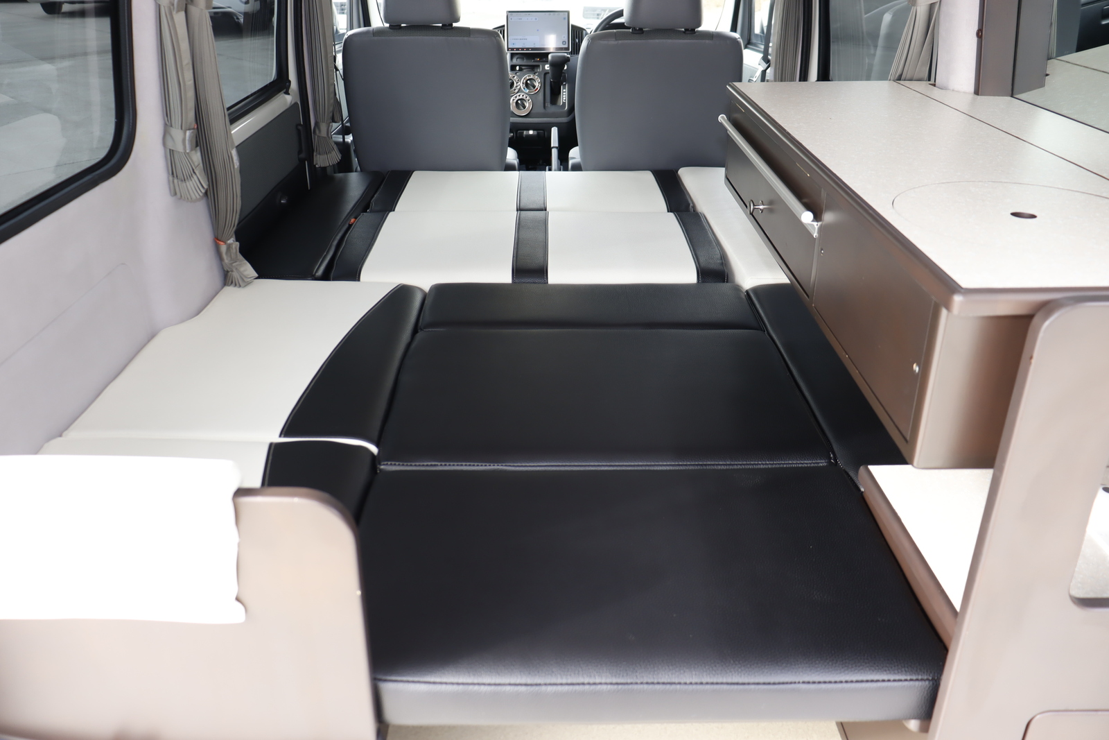 キャンピングカー バンコン ﾀｳﾝｴｰｽ ﾀｺｽ ﾊﾅ