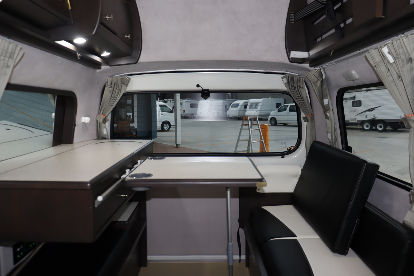 キャンピングカー バンコン ﾀｳﾝｴｰｽ ﾀｺｽ ﾊﾅ